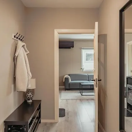 Corner For 6 Guests With A View & Balcony 아파트 *